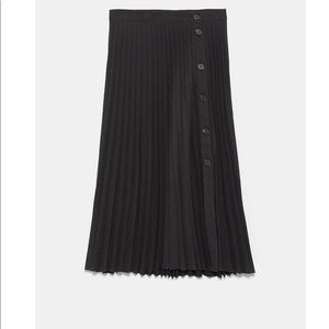 Zara pleated button skirt